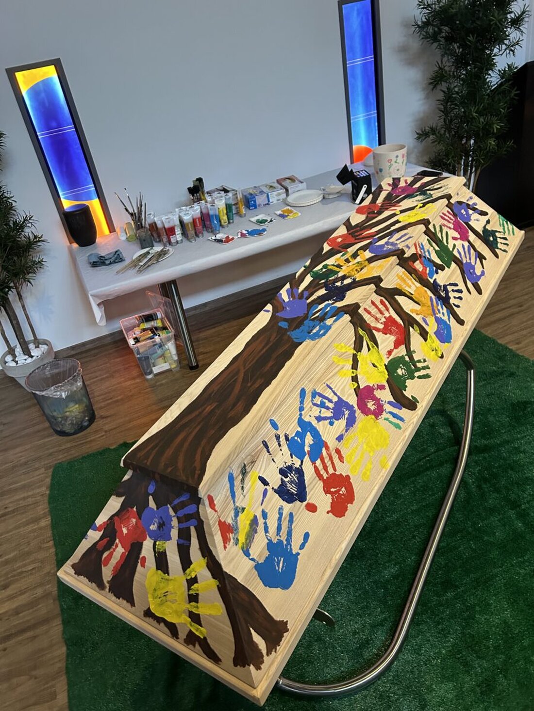 Neustadt. Das Bestattungsinstitut Schmid feierte sein 70-jähriges Jubiläum mit einer Krimilesung und einem Tag der Begegnung.