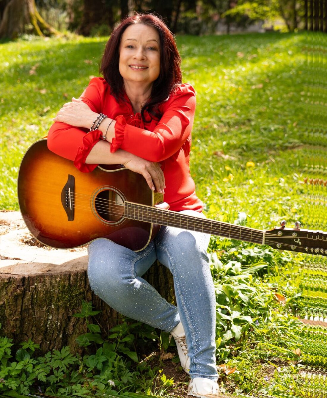 Cham. Was machen eigentlich "Die Seer"? Sabine „Sassy“ Holzinger startet ihre Solo-Tour und tritt am 30. November in der Stadthalle Cham auf.