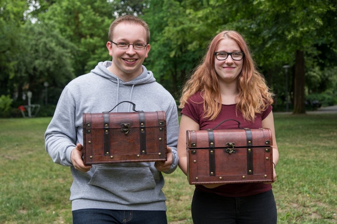 Weiden. Kleine und große Entdecker freuen sich auf die Schatzsuche in Weiden: Wenn ihr am Wochenende eine Schatztruhe im Weidener Stadtgebiet findet, warten mit etwas Glück tolle Preise auf euch.  [&hellip;]