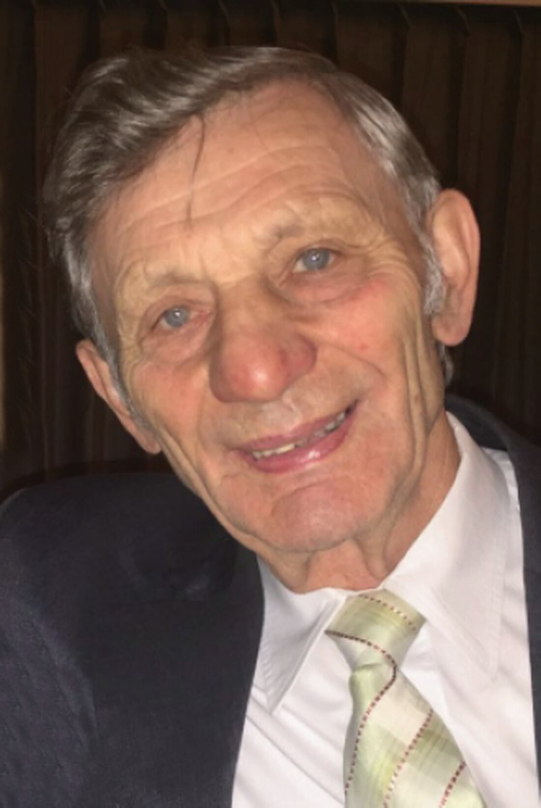 Speinshart. Josef Scherl, ehemaliger Bürgermeister von Speinshart, ist im Alter von 88 Jahren verstorben. Er hinterlässt eine prägende Lebensgeschichte mit bedeutenden Beiträgen für die Gemeinschaft und Vereinswelt.