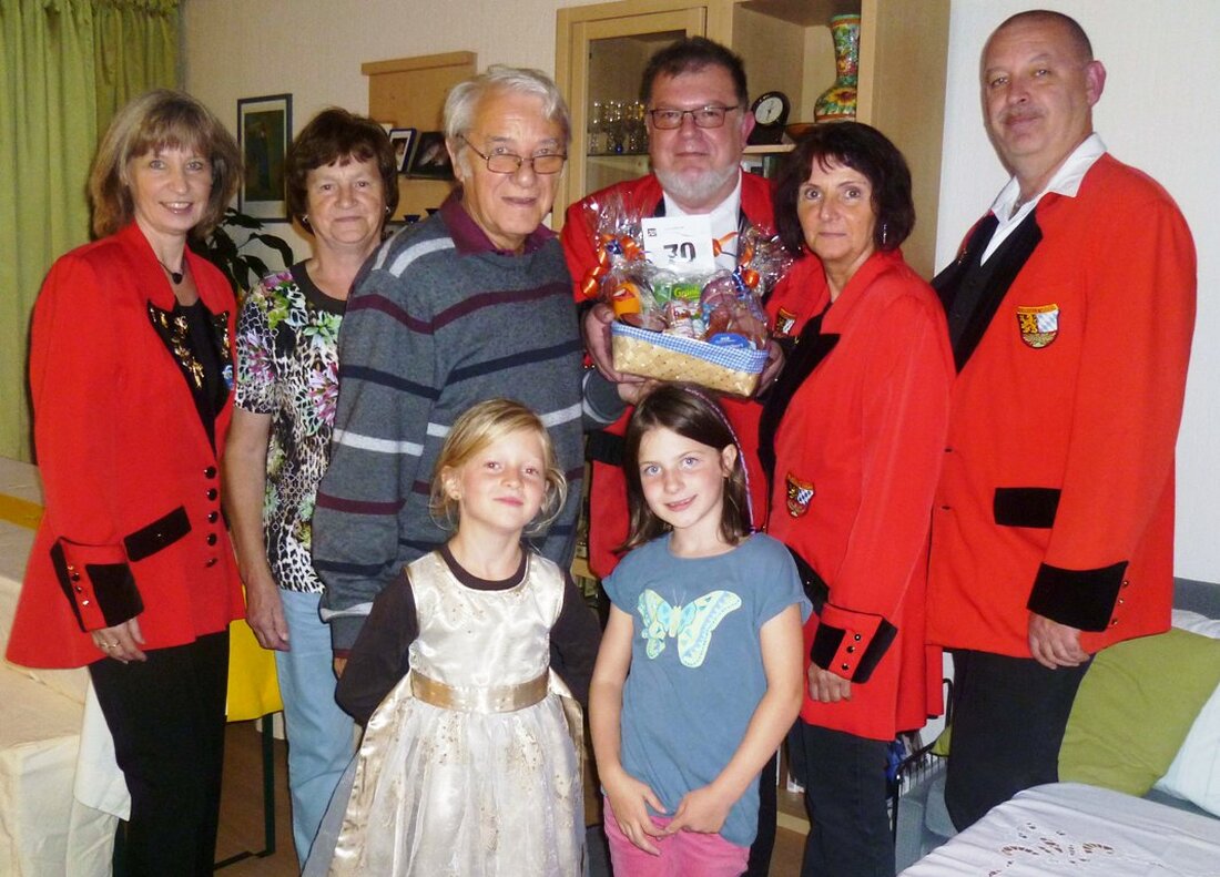 Weiden. Am vergangenen Freitag war es soweit. Stadtrat Alois Schinabeck wurde 70 Jahre alt. Dies war der Anlass ihm im Namen der Narrhalla zu gratulieren. Schinabeck ist seit Jahren Kassenprüfer [&hellip;]