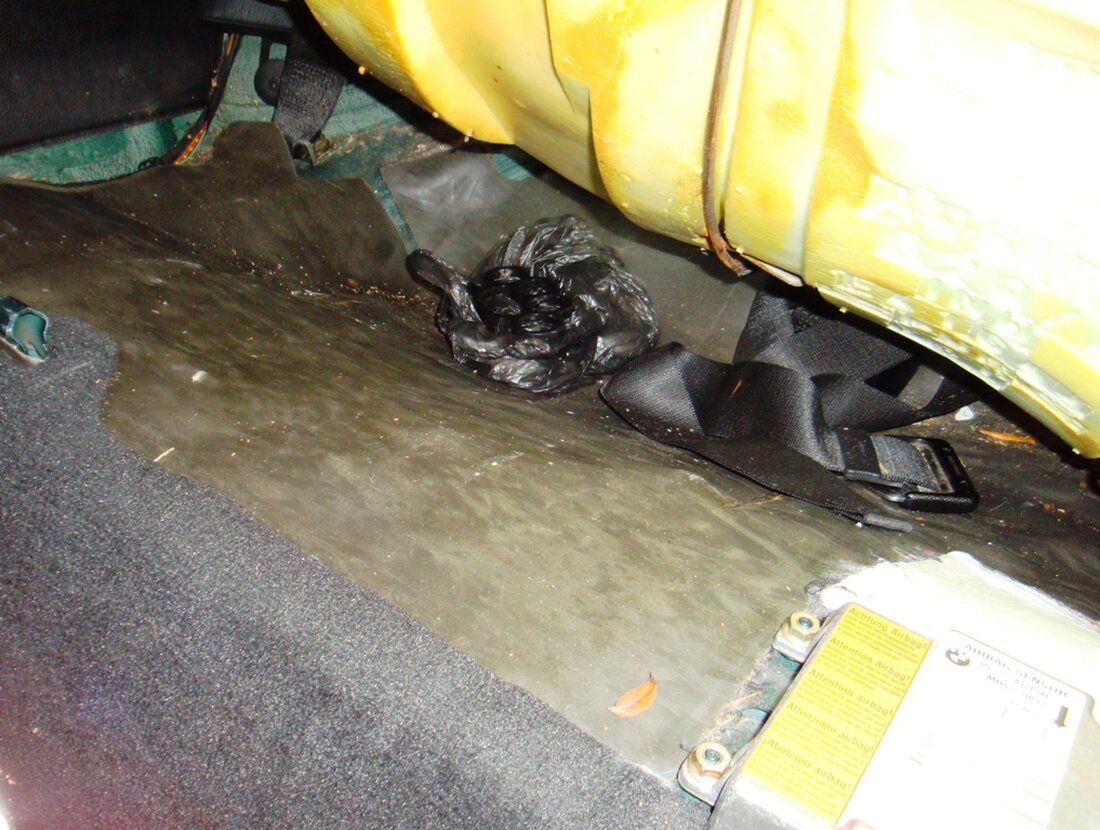 Hundsbach. Die beiden jungen Männer (17 und 19 Jahre alt), die von einer Einkaufstour im tschechischen Cheb (Eger) zurückkamen, hielten das Versteck ihrer eingeschmuggelten Ware für gut. Mit dem Spürsinn [&hellip;]