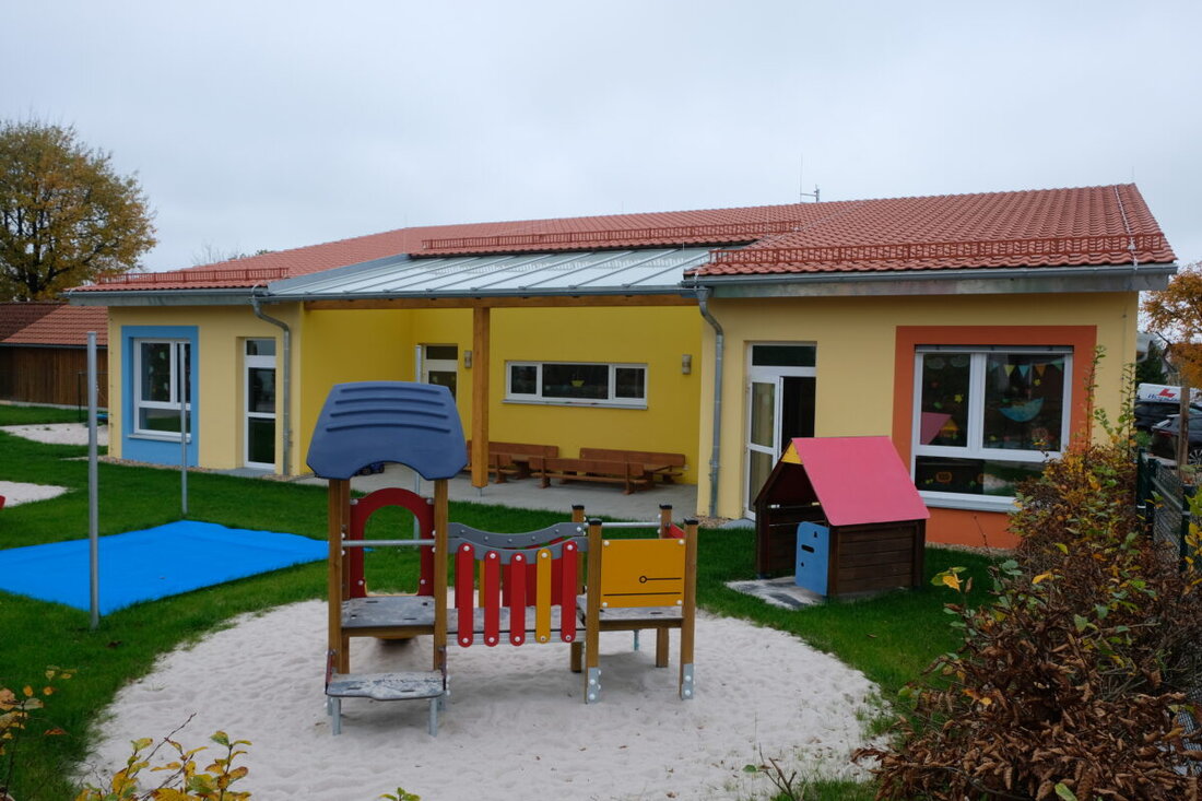 Schlammersdorf. Die Gemeinde ist erstmals schuldenfrei und verfügt über Rücklagen, mit einem Haushaltsplan für 2024, der 4.025.400 Euro umfasst und Schlüsselprojekte wie die Erweiterung der Kindertagesstätte einschließt.