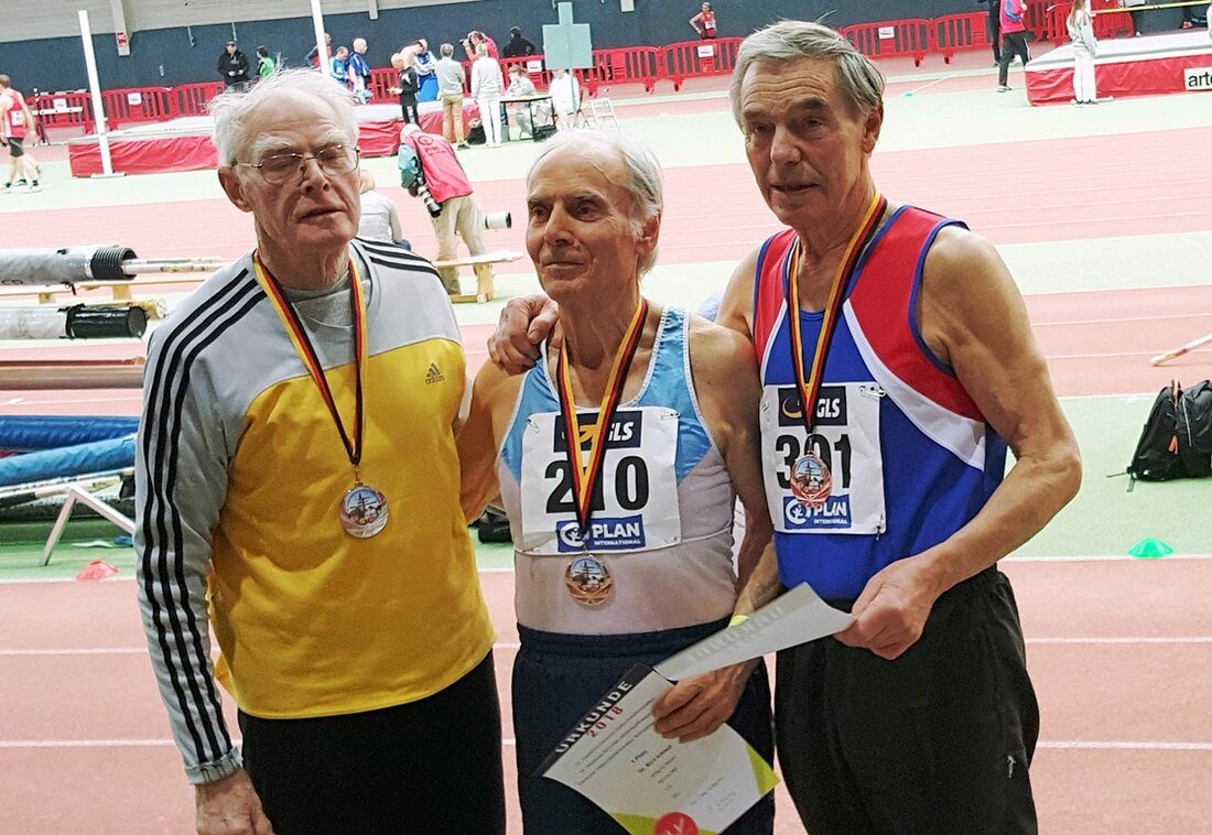 Weiden. Rechtzeitig in Topform befindet sich der Weidener Dr. Karl Schmid. Der Senioren-Leichtathlet der SpVgg SV Weiden holte sich am Wochenende bei der Deutschen Hallenmeisterschaft in Erfurt gleich zwei Medaillen. [&hellip;]
