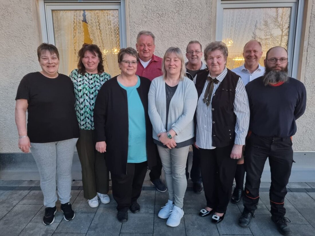 Schnaittenbach. Martin Kausler wurde als Vorsitzender des Eisstockvereins bestätigt; Liesel Menzel gibt Schriftführeramt nach 35 Jahren ab.