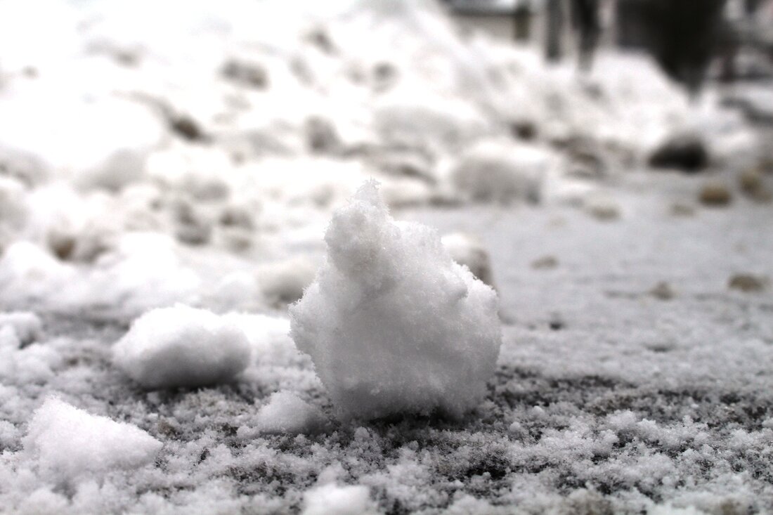 Weiherhammer. Zwischen Weiherhammer und Mantel ist ein Auto im Graben gelandet. Der Wagen ist von der schneebedeckten Straße gerutscht.  Laut Angaben der Polizei Neustadt/WN war der Fahrer – ein US-Soldat [&hellip;]