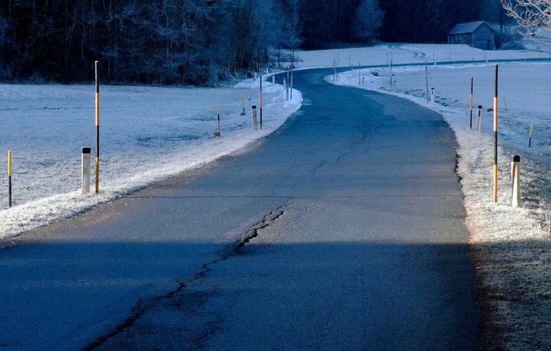 Floß. Durch eine kurze Unachtsamkeit verlor gestern Morgen eine junge Frau (21) die Kontrolle über ihr Auto, als sie aufs Bankett kam.  Eine kurze Unachtsamkeit reicht schon aus: Das hat [&hellip;]
