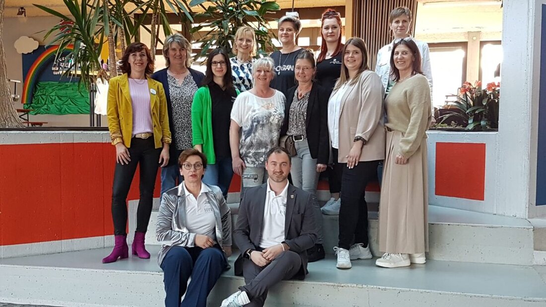 Schönsee. Die erste "Lady´s Night" fand in der Schulaula mit elf Ausstellern statt, die ein vielfältiges Angebot präsentierten. Veranstalter und Gäste waren begeistert vom Erfolg des Abends.