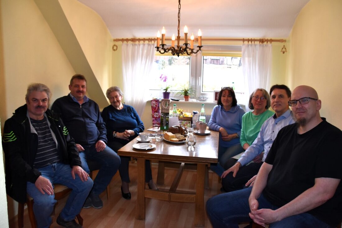 Schönsee. Anna Stursberg-Löw feierte ihren 85. Geburtstag, dabei hoben Bürgermeister ihren vielfältigen Beitrag zur Gemeinschaft hervor. Sie ist in Musik, Tanz und vielen Vereinen der Stadt engagiert gewesen.