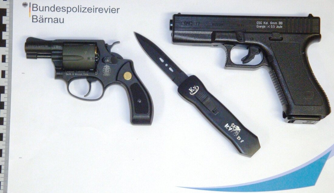 Waldsassen. Ein 19-Jähriger, den Fahnder der Bärnauer Bundespolizei bei Waldsassen kontrollierten, mimte zunächst die Unschuld vom Lande. Dieses Bild hielt bei der Kontrolle der Polizei aber nicht lange.  Auf die [&hellip;]