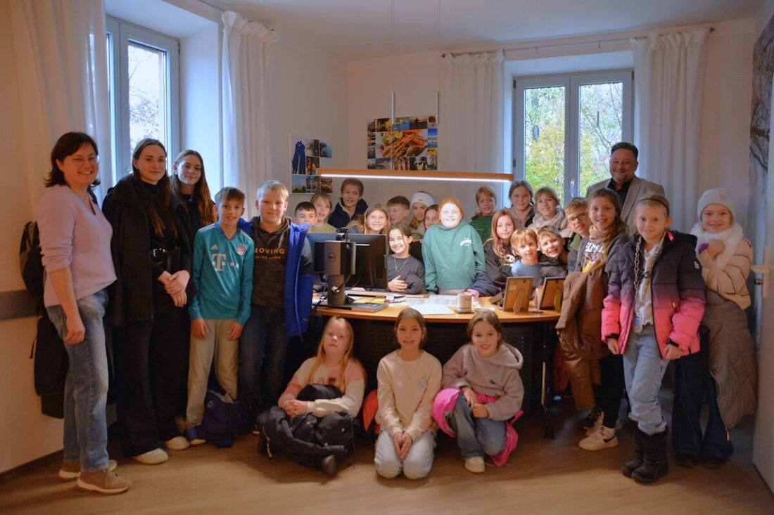 Teublitz. Drei Schulklassen der Telemann-Grundschule besuchten das Rathaus. Sie erhielten Einblicke in verschiedene Fachbereiche und durften Probe sitzen am Bürgermeister-Schreibtisch.