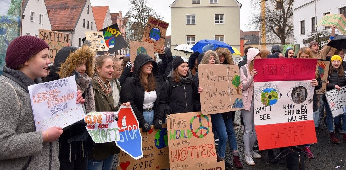 Weiden. “Fridays for Future Weiden” plant eine Demo in Weiden. „Wir streiken, bis ihr handelt“ – so das Motto vor der Kommunalwahl. [Update] Auch der Streik wird wegen des Corona-Virus [&hellip;]