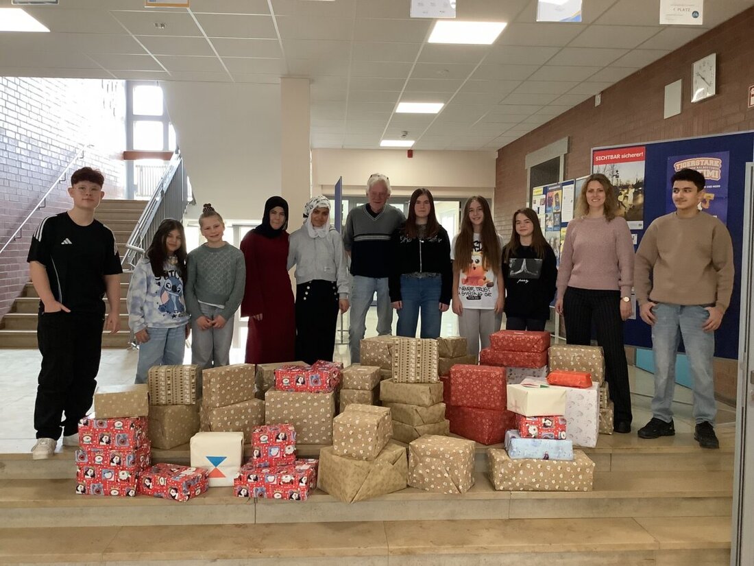 Pressath. Schülerinnen und Schüler der Grund- und Mittelschule packten über 50 Pakete für die Aktion „Für das Leben und die Hoffnung“. Trotz schwacher Wirtschaft zeigen sie Solidarität und helfen Familien auf dem Balkan.