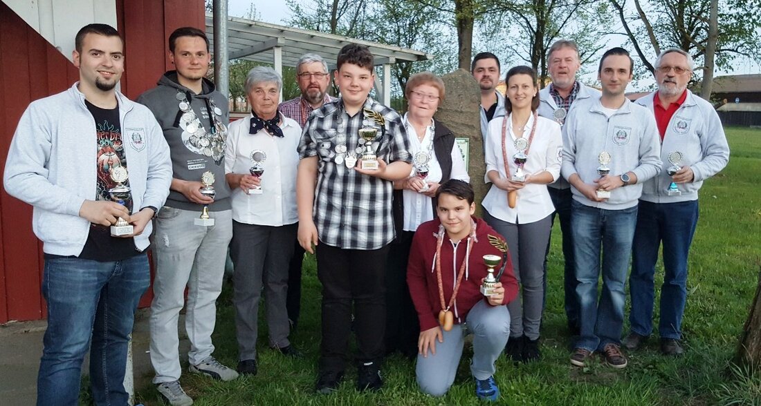 Wurz. Mit 254-Teiler sicherte sich Christian Punzmann den Titel des Schützenkönig. Vereinsmeisterschaften der SG Waldnaab Wurz brachten sieben Gewinner hervor.  Von Tom Kreuzer Die Königsfeier der Schützengesellschaft Wurz begann mit einem gemeinsamen [&hellip;]