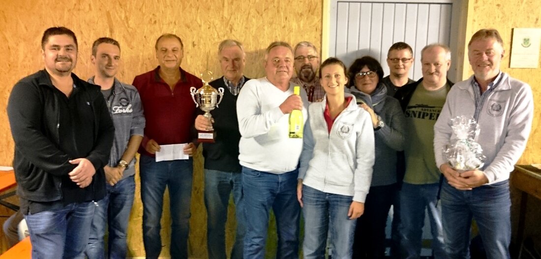 Wurz. Alljährlich im September findet im Wurzer Schützenverein das O’Schnitt-Schießen statt. Hierbei ist jedoch mehr Glück als Können gefordert: In der Einzelwertung können Vereinsmitglieder wie auch Gäste chancengleich Diabolos per [&hellip;]