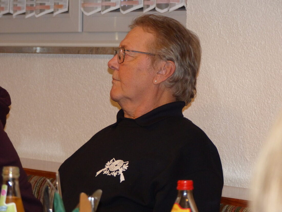 Schlammersdorf. Bei der Mitgliederversammlung des Schützenvereins Eichenlaub wurde Dieter Pommeranz für jahrzehntelanges Engagement zum Ehrenmitglied ernannt. Die Rede hielt der zweite Schützenmeister Stefan Lautner; einstimmig.