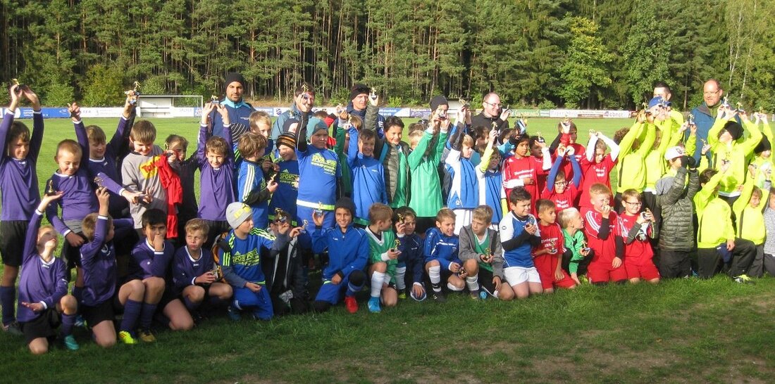 Schwarzenbach. Beim “Schug-Cup-Turnier” in Schwarzenbach präsentierte sich die Fußballjugend von ihrer besten Seite.  Bei bestem Fußballwetter konnte SC-Jugendleiter Martin Weber die Teams der SpVgg Weiden, DJK Weiden, TSV Pressath, SV-TuS-DJK [&hellip;]