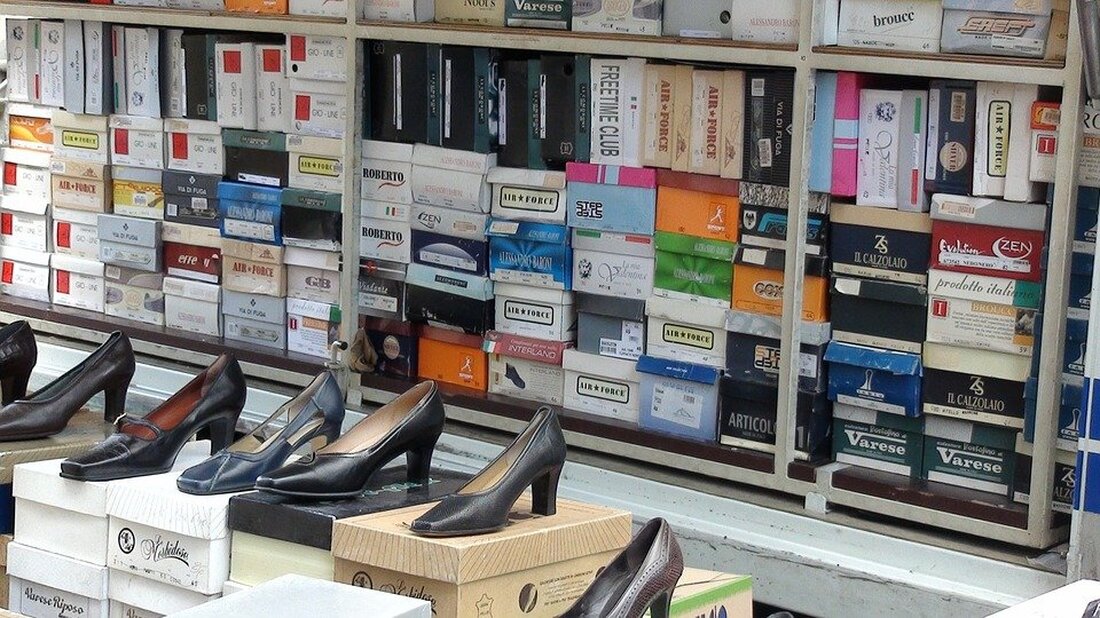 Weiden. Ein junger Bursche (16) wollte sich gestern wohl neue Schuhe in der Fußgängerzone besorgen – dafür zahlen, wollte er allerdings nicht. Er hätte wohl nicht mit dem Einsatz von [&hellip;]