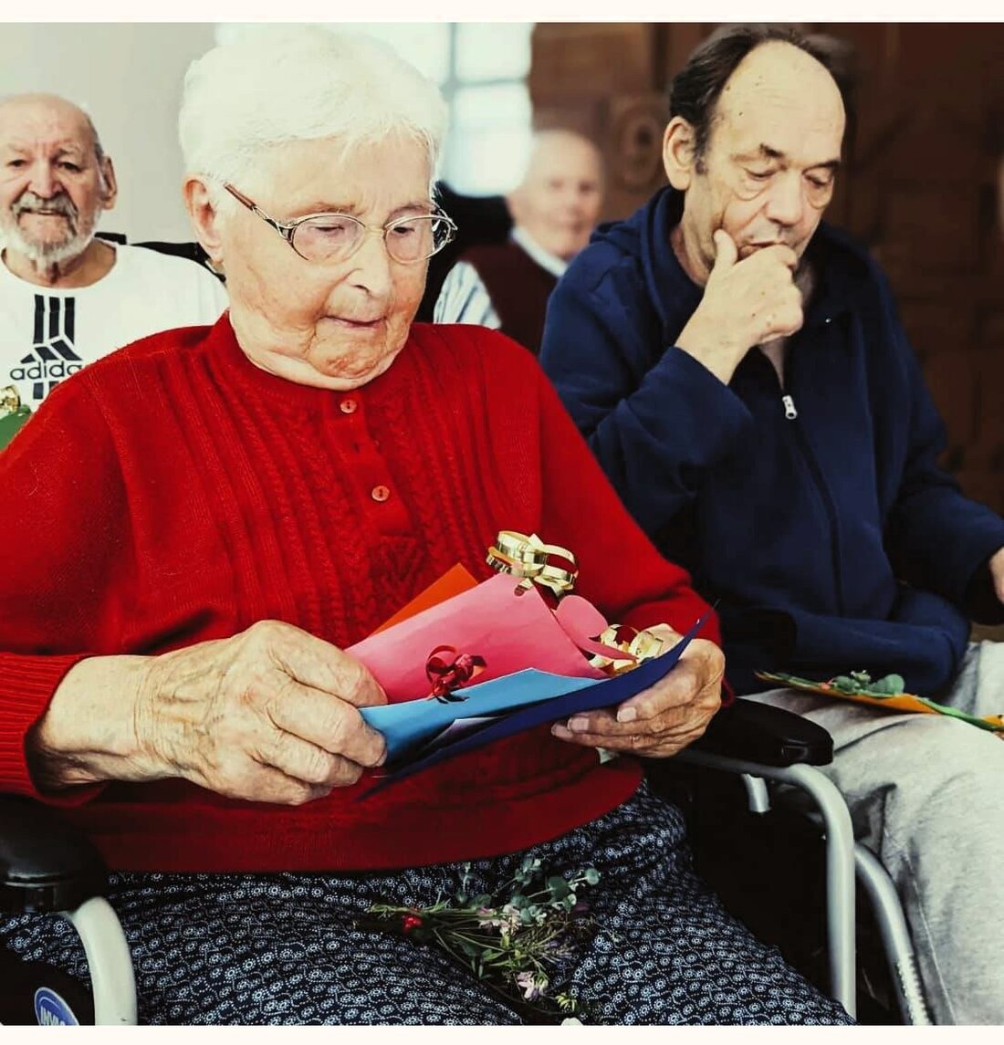 München. Finanzminister Füracker zeichnet im Herbst 2024 die Gewinner des „Demografiepreis Bayern 2024“ aus, darunter Schulen und Vereine für ihre innovativen Projekte gegen den demografischen Wandel. Darunter die Mittelschule Altenstadt.