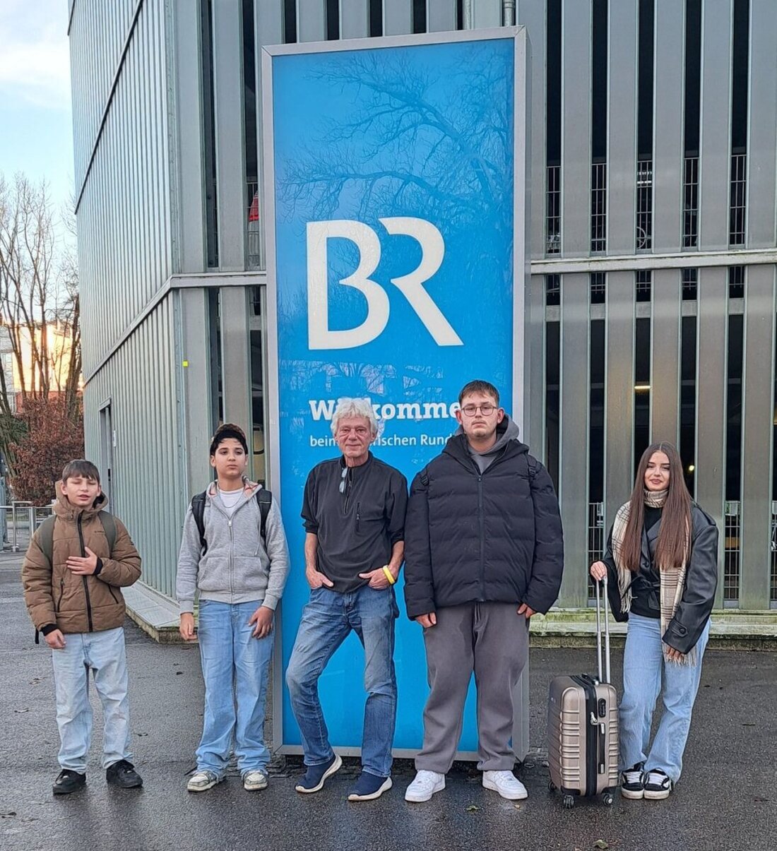 Pressath. Das Schulfunk-Team der Grund- und Mittelschule war zwei Tage zu Workshops beim Bayerischen Rundfunk in München-Freimann. Im Wettbewerb TurnON lernten die Jugendlichen von Profis und produzierten sendefähige Beiträge.