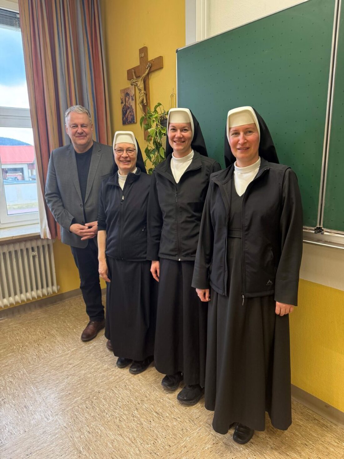 Auerbach. Schwester Ancilla Pitroff wird neue Schulleiterin der Realschule, sie folgt auf Schwester Lioba Endres, die nach über 20 Jahren zurücktritt.