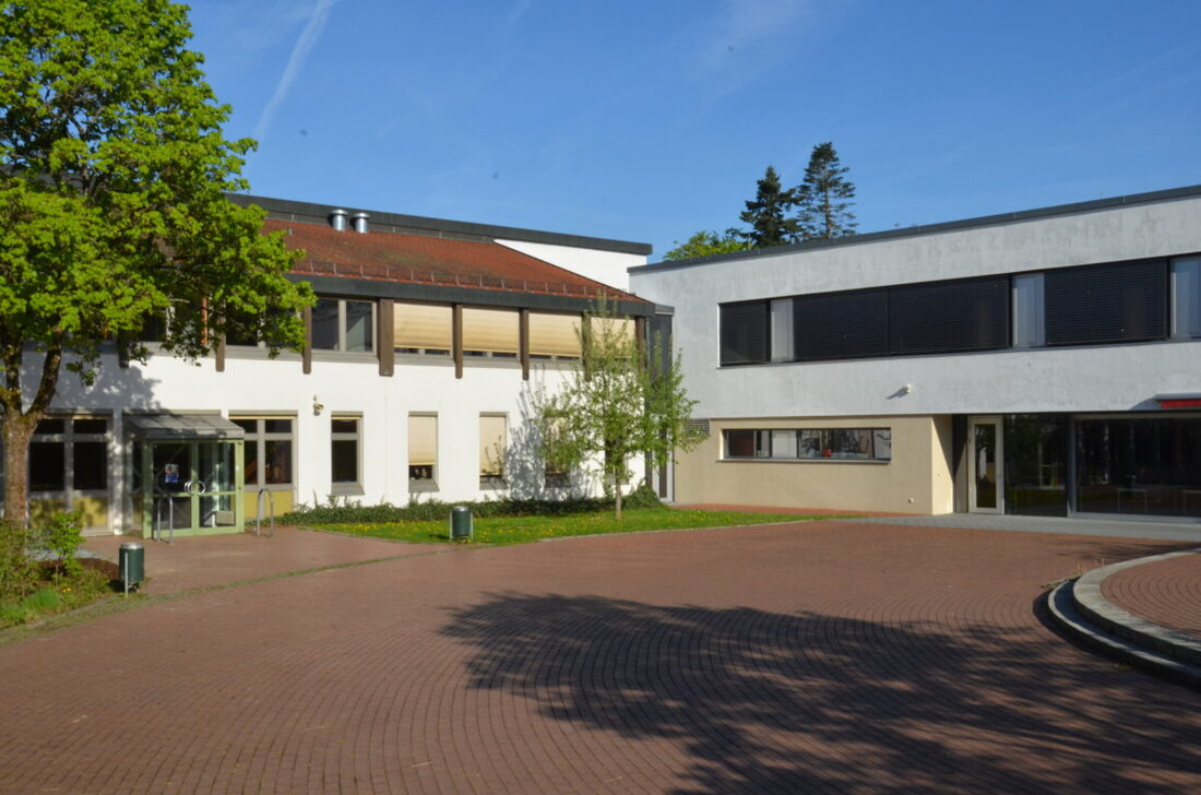 Vohenstrauß. An der Pfalzgraf-Friedrich-Mittelschule beginnt am Dienstag, 15. September 2026, um 7.45 Uhr das neue Schuljahr für 293 Kinder in 13 Klassen. Acht iPad-Klassen und erweitertes Ganztagsangebot prägen den Start.