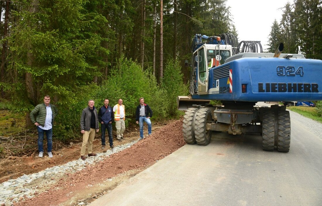 Parkstein. Seit 11. Mai müssen Verkehrsteilnehmer auf dem Weg von Parkstein in den Ortsteil Schwand einen Umweg fahren. Grund dafür ist der Ausbau der Gemeindeverbindungsstraße von der Kreuzung Eicherlgarten bis [&hellip;]