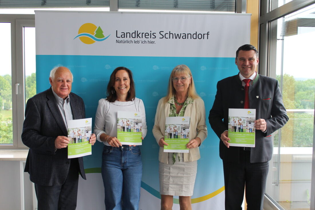 Schwandorf. Der Landkreis Schwandorf stellt die Broschüre „Wohnen zu Hause – ein Leben lang“ vor, um über barrierefreies Wohnen zu informieren. Sie enthält Tipps zur Wohnraumanpassung und ist kostenlos erhältlich.