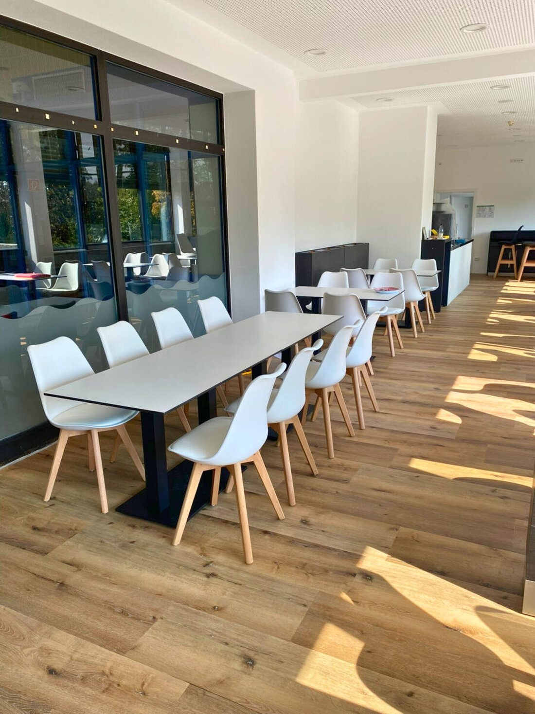 Schwandorf. Die Stadt sucht ab Oktober 2025 einen neuen Pächter für das frisch renovierte und neu bestuhlte Hallenbadcafé in Dachelhofen. Bewerbungen sind bis zum 7. Juli 2025 beim Amt für Finanzen und Schulen möglich.