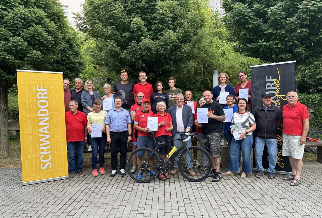 Schwandorf. Am Montag endete das STADTRADELN 2025 mit einer Feier im Spitalgarten, bei der die fleißigsten Radler ausgezeichnet wurden. Insgesamt wurden 79.112 Kilometer für den Klimaschutz geradelt, dabei rund 13 Tonnen CO₂ eingespart.