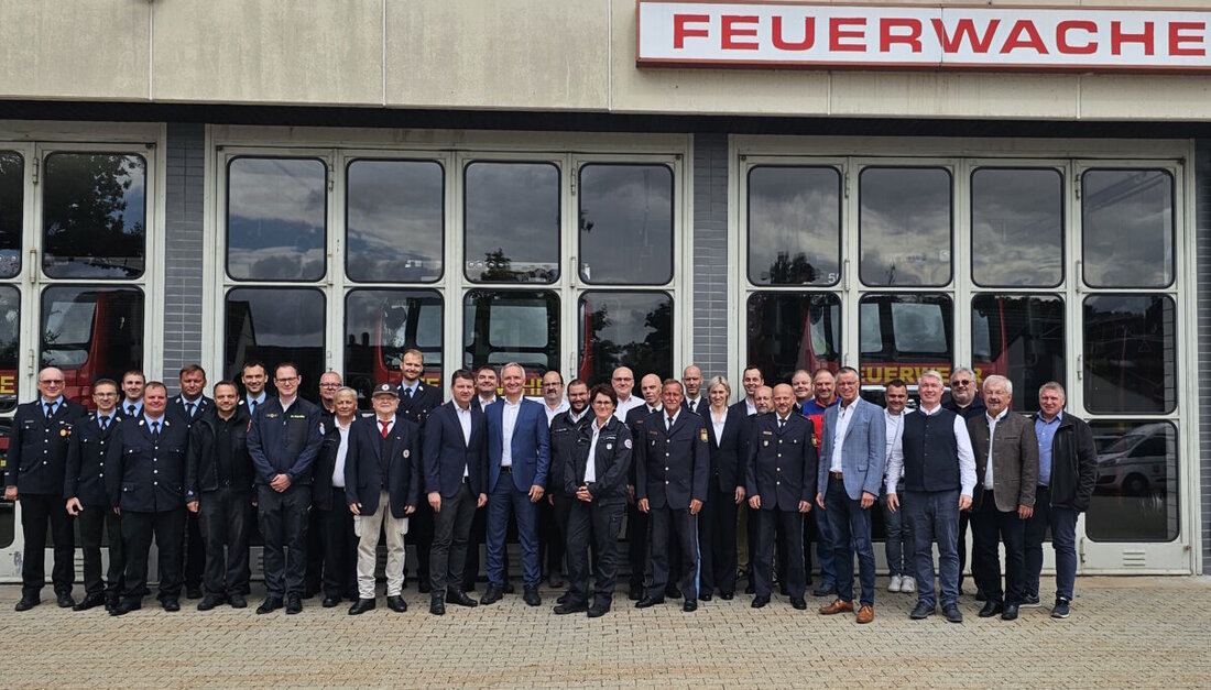 Hirschau. Staatssekretär Sandro Kirchner diskutierte auf Einladung von MdL Harald Schwartz mit über 40 Hilfsorganisationen über Lob, Kritik und die Prüfung von Anliegen in München.