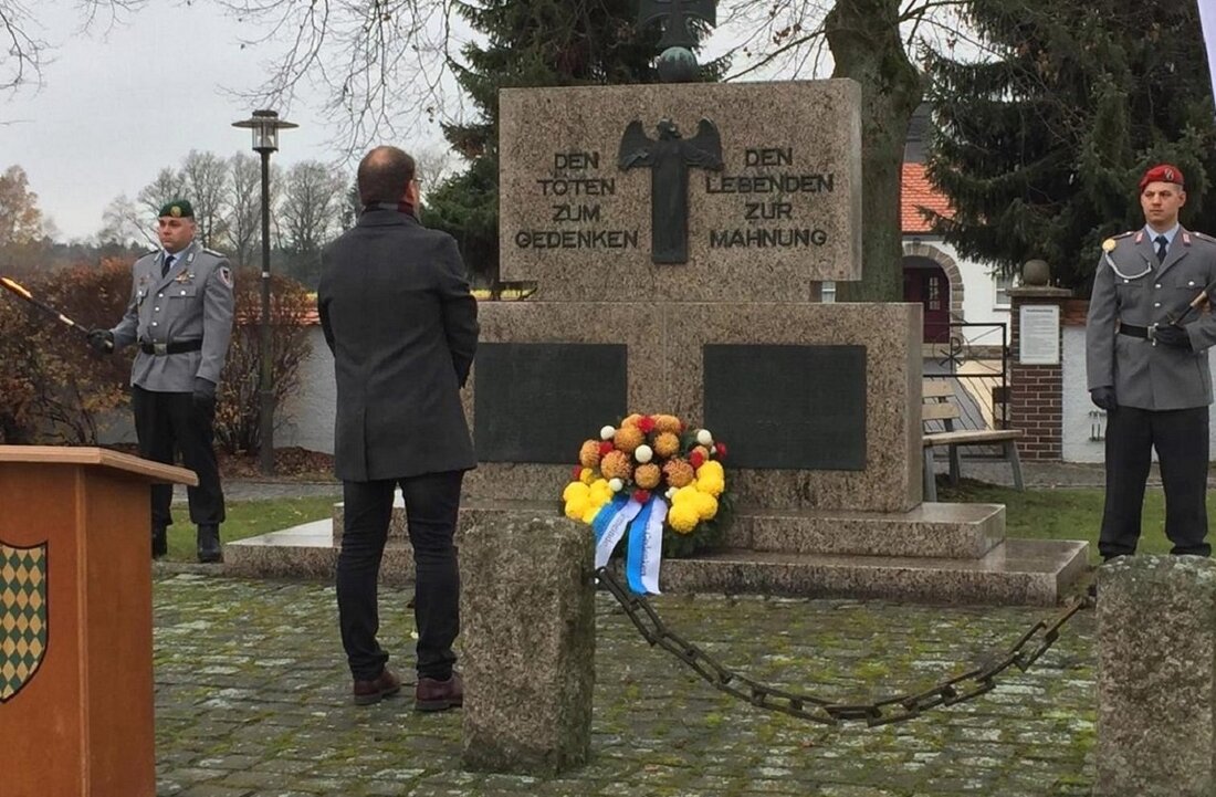 Schwarzenbach. “Wir haben es selbst in der Hand, ob wir in der Zukunft in Frieden leben!” Unter diesem Motto stand die diesjährige Gedenkfeier am Gefallenendenkmal in Schwarzenbach. Nach dem Sonntagsgottesdienst, den [&hellip;]