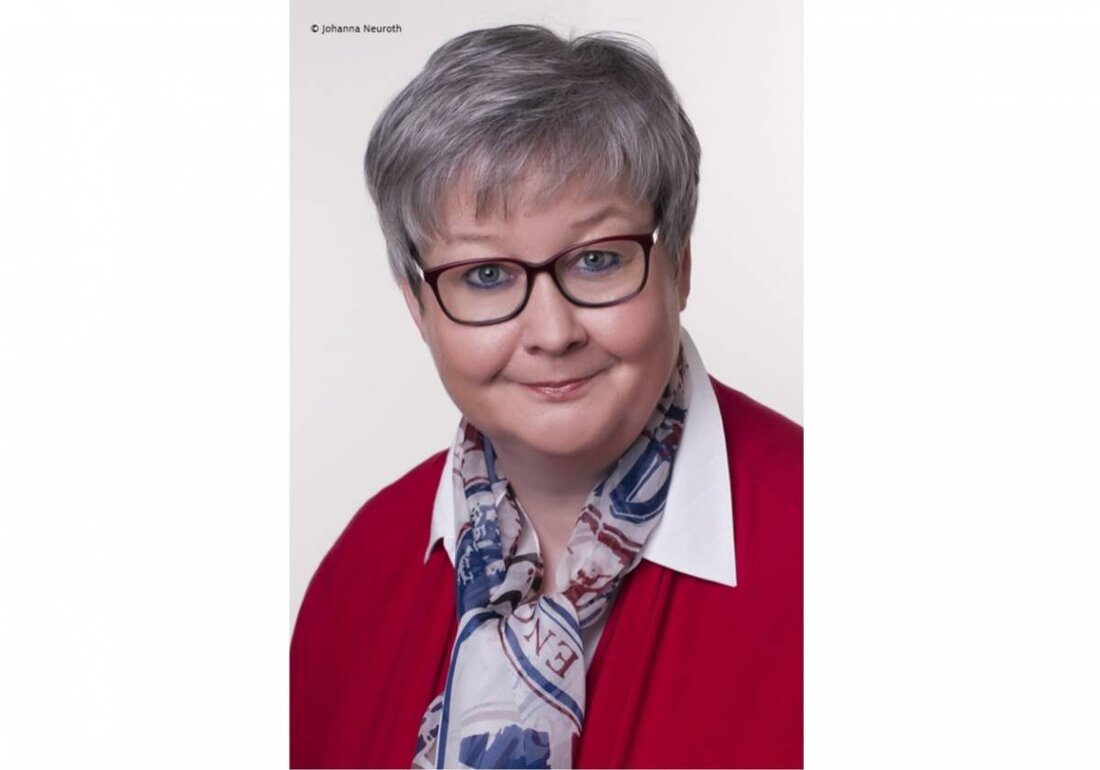 Amberg.
Die Stadtbibliothek Amberg lädt in Amberg, Stadtbibliothek am 27. Januar 2026 um 19.00 Uhr zu einem Vortrag mit Workshops zur Leseförderung für Eltern, Erzieher, Lehrkräfte, Lesepaten und Interessierte ein.
Das Ticket ist über okticket.de erhältlich und der Eintritt beinhaltet ein Getränk.