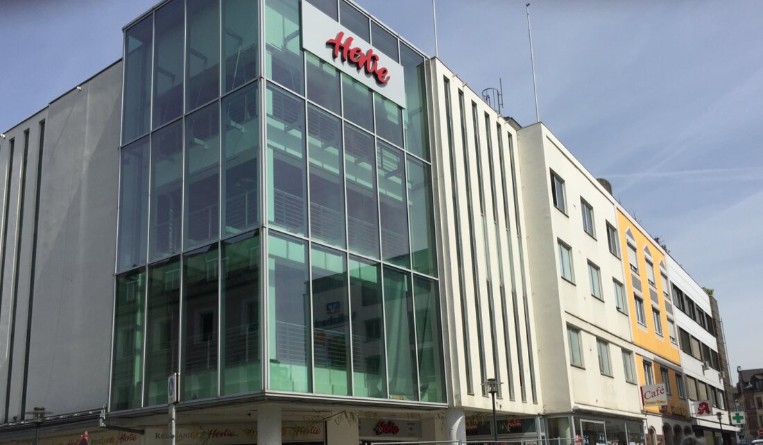 Weiden. Jetzt liegen die Entwürfe für die Stadtgalerie auf dem Tisch, einer der beiden Siegerentwürfe wird laut Investor Fondara auch umgesetzt – nur welcher? Was denken die Weidener? Sagen Sie Ihre [&hellip;]