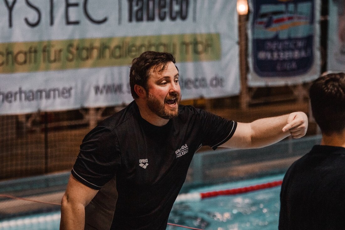 Weiden. Die nasse Bühne ist bereitet für ein leidenschaftliches und hochklassiges Wasserball-Derby in der Weidener Thermenwelt.