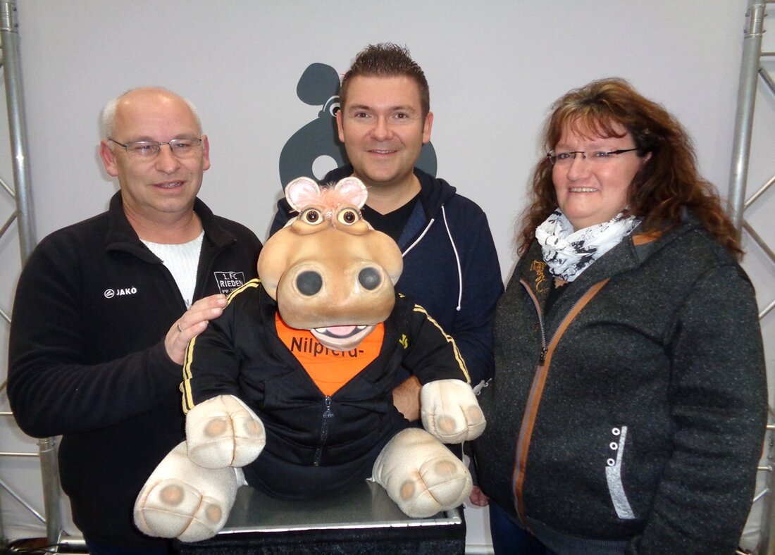 Mitterteich/Windischeschenbach. Unsere Fan-Star Reporter Sandra und Peter Gattaut erlebten in der Mehrzweckhalle Mitterteich beim Auftritt von Nilpferd-Dame Amanda und Bauchredner Sebastian Reich einen tierisch lustigen Abend. Vor der Aufführung nahmen sich [&hellip;]