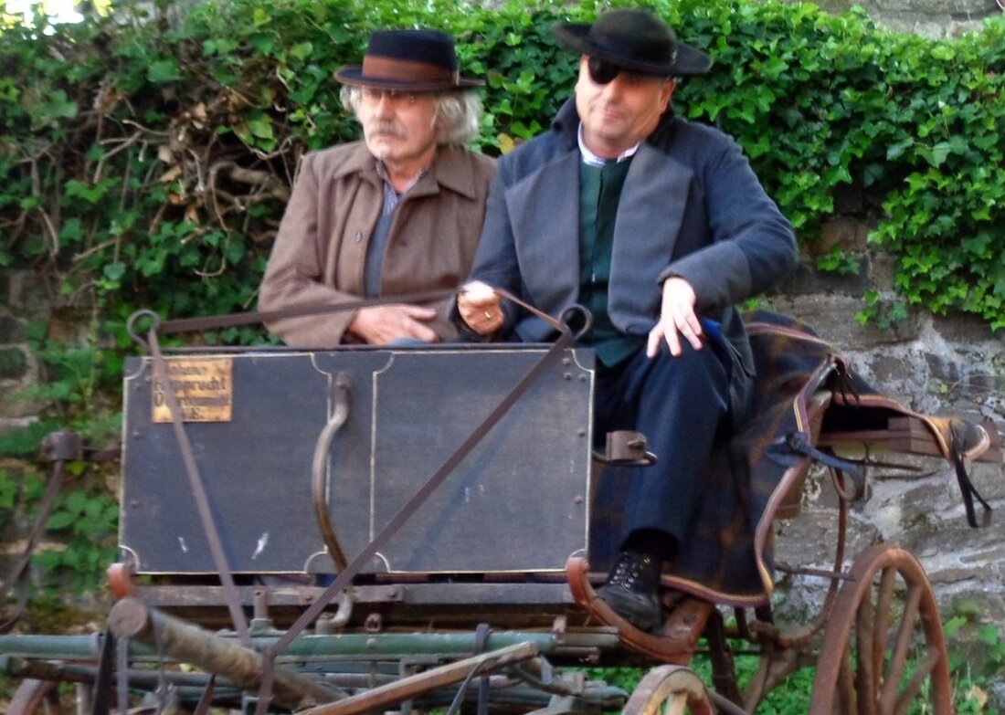 Neuhaus/Windischeschenbach. Die vielen Besucher schwärmten nach der Premiere von “Der Überführung” aufgeführt von der Laienspielschar Windischeschenbach um die Wette. Von Peter Gattaut  Bilderbuchwetter im Freilichttheater auf der Burg Neuhaus: Witzig, [&hellip;]