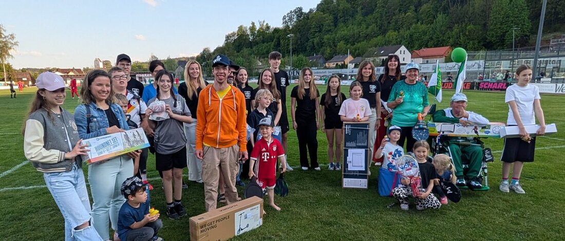 Rieden. Die sechste Auflage von „Bike & Run“ des 1. FC Rieden brachte 26.036 Kilometer für den inklusiven Mehrgenerationenspielplatz.