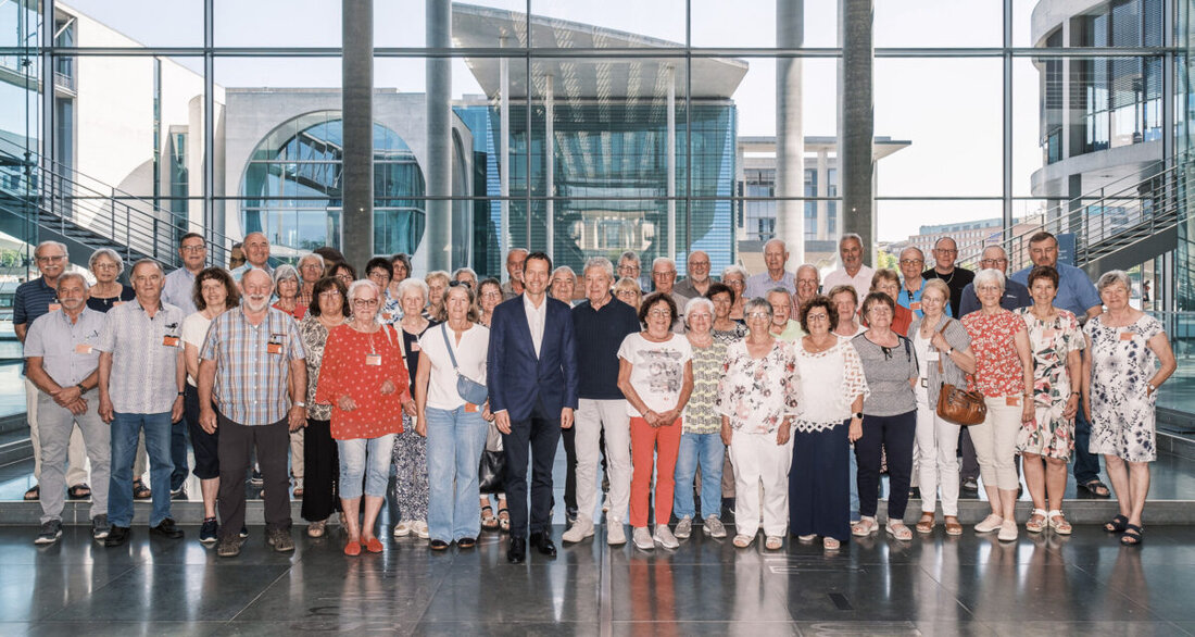 Neustadt/WN. Der Kreisverband der Senioren-Union reiste vom 24. bis 27. Mai zu einer Informationsfahrt nach Berlin. Auf dem Programm standen Reichstag, Kanzleramt, Bundesrat sowie Gespräche und Stadtrundfahrt mit Schifffahrt.