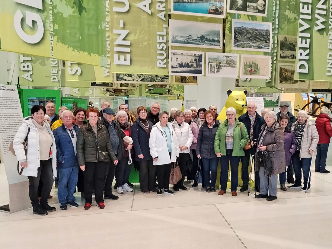 Maxhütte-Haidhof. 50 Seniorinnen und Senioren besuchten Mitte Februar das Haus der Bayerischen Geschichte in Regensburg, erhielten in zwei Gruppen spannende Einblicke und kehrten anschließend im Prösslbräu in Adlersberg ein.