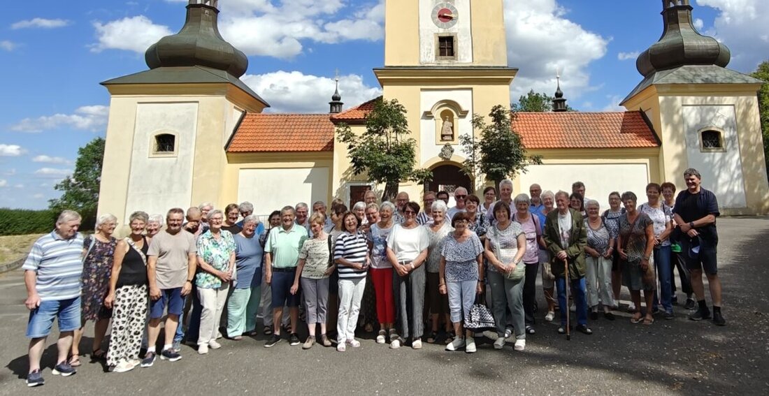 Pechbrunn. Gut gelaunt starteten knapp 50 Senioren zum Ausflug über Waldsassen nach Tschechien. Stationen waren Franzensbad und Maria Loretto, gekrönt von einer beeindruckenden Basilika-Führung durch Prof. Matthias Söllner.