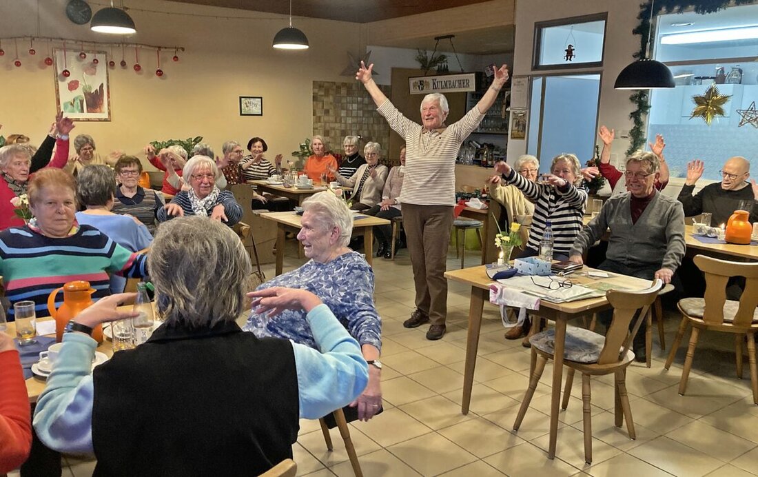 Weiden. Senioren der Pfarreiengemeinschaft St. Elisabeth und Maria Waldrast nahmen an einem Gedächtnistraining mit Rosemarie Meier teil, das Körper und Geist stärkte.