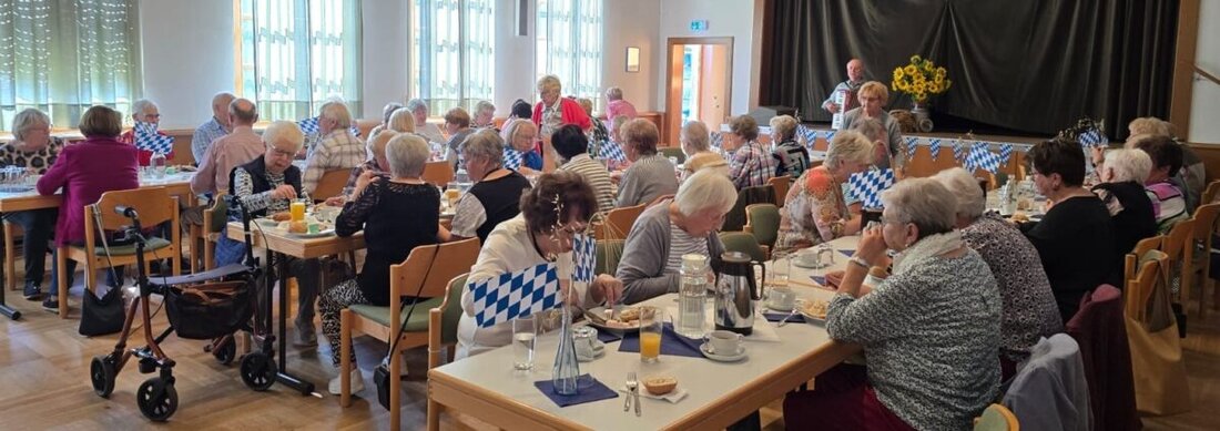Floß. Was sich in den vergangenen Jahren beim Seniorenkreis in der katholischen Kirchengemeinde St. Johannes der Täufer blendend eingeführt hat und die Mitglieder nicht mehr missen möchten, hatte sich am Donnerstag im Pfarrheim St. Josef fortgesetzt: Die Vorkirchweihfeier im Rahmen eines Frühschoppens, ganz abgestellt auf den älteren Personenkreis.