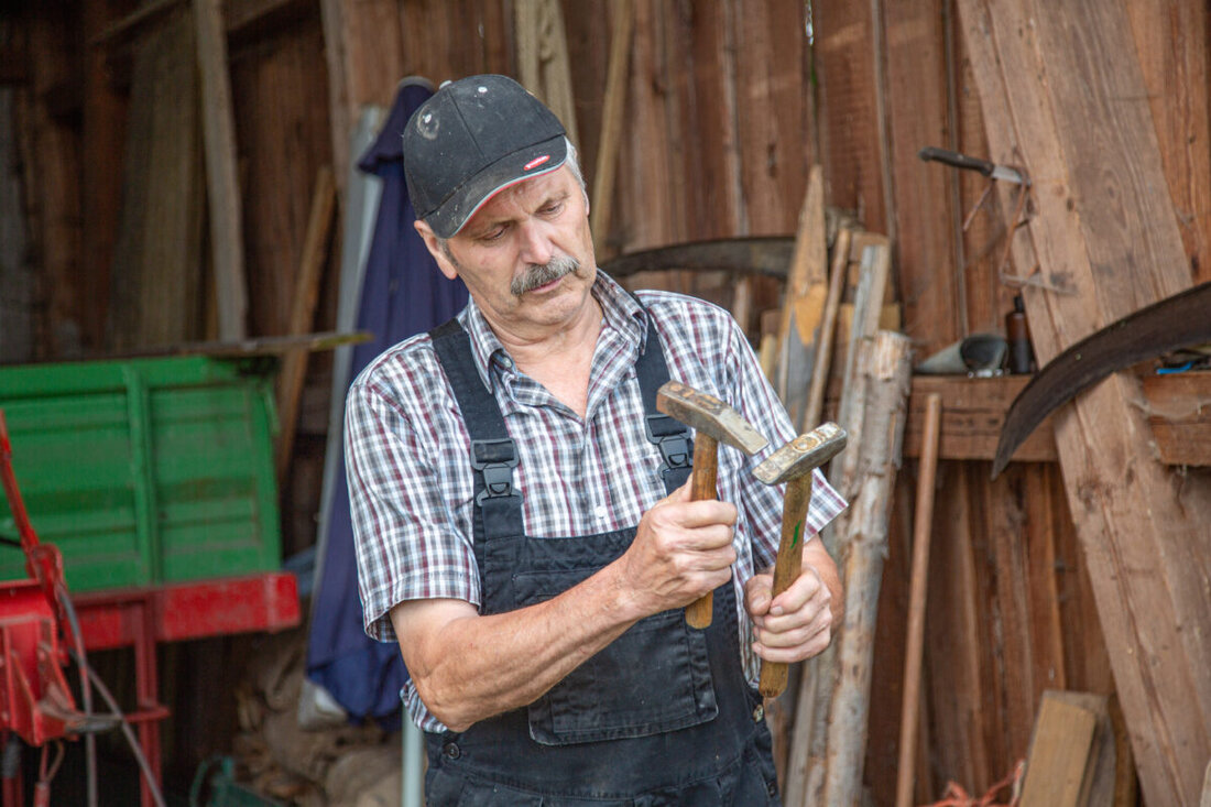 Kastl. Mit Schwung und Schliff – Der Sensen-Workshop in Senkendorf bringt alte Fertigkeiten zurück,