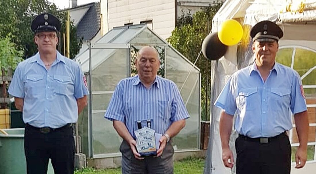 Pressath/Troschelhammer. “Sepp” Schmid zählt zum Urgestein der Feuerwehr Troschelhammer – zum 80. Geburtstag empfängt er Überraschungsbesuch.  Die Feuerwehr Troschelhammer bereitet einem ihrer Mitglieder eine besondere Überraschung zum 80. Geburtstag. Dass [&hellip;]