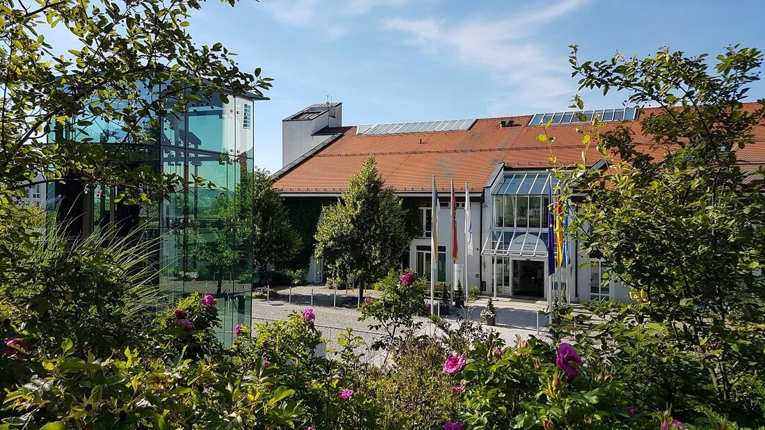 Bad Neualbenreuth/Regensburg. Eine „frohe Botschaft“ gab es in der Tillenberg-Gemeinde Bad Neualbenreuth: „Ab 15. Juni beginnt der Kundenbereich Medizin wieder die Arbeit für Patienten und Gäste“, so Sibyllenbad-Chef Gerhard Geiger. [&hellip;]