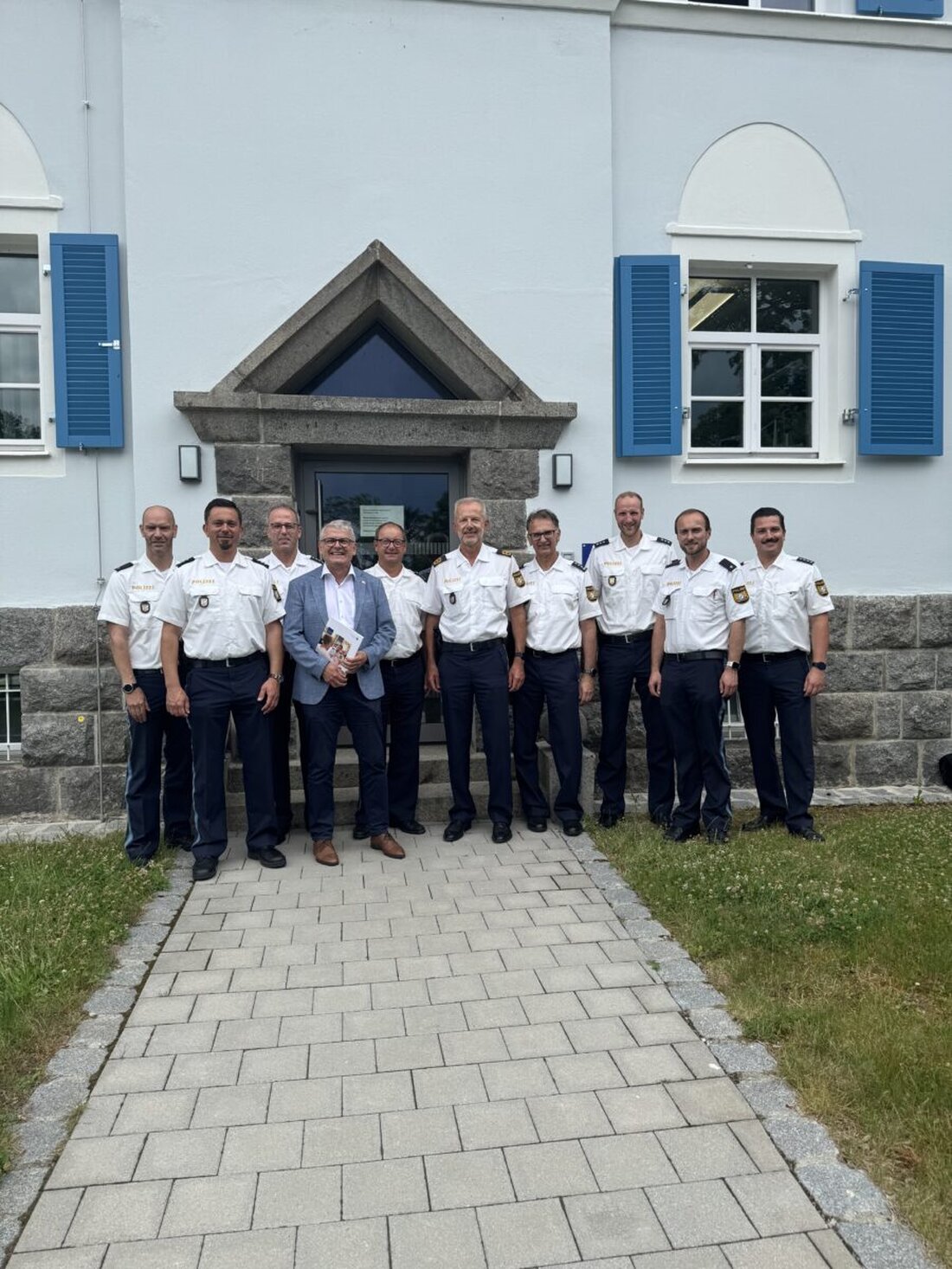 Neunburg. MdL Martin Scharf und Polizeipräsident Thomas Schöniger diskutierten in Neunburg über Innere Sicherheit und Fortschritte durch gezielte Investitionen. Schwerpunkte waren Energieeffizienz, Ausbildung und Digitalisierung sowie der Kampf gegen Gewalt gegen Einsatzkräfte.