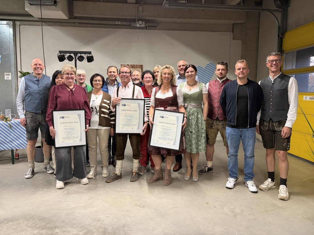 Tirschenreuth. Ein Abend voller guter Stimmung, schöner Erinnerungen und besonderer Momente: Beim Betriebsfest 2026 von Interliving Gleißner in Tirschenreuth standen die Mitarbeiter im Mittelpunkt. Zahlreiche Jubilare wurden für ihre langjährige Treue geehrt, drei Mitarbeiter in den Ruhestand verabschiedet.
