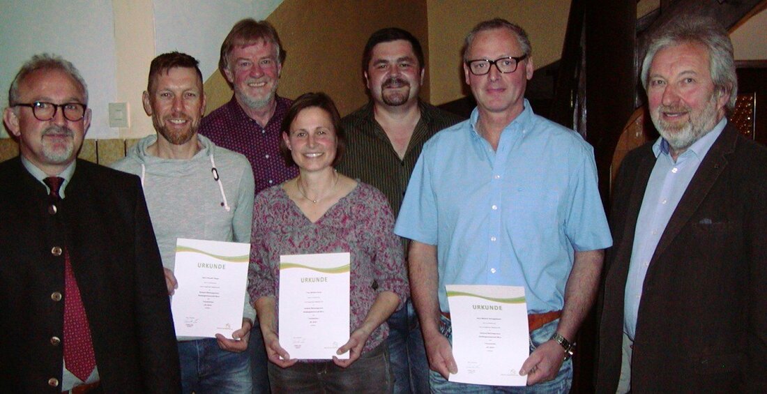 Wurz. 20 Jahre lang schon gehören sie zur Siedlergemeinschaft Wurz. Für die langjährige Treue gab’s jetzt eine besondere Ehre für bestimmte Mitglieder.  Von Tom Kreuzer  Die Siedlergemeinschaft Wurz hat seine [&hellip;]