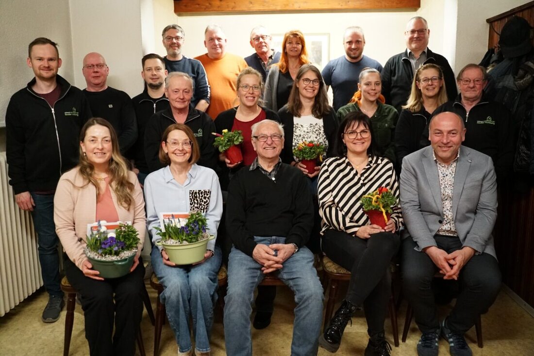 Kohlberg. Die Siedlergemeinschaft Kohlberg-Röthenbach blickt auf ein aktives Jahr mit vielen Aktionen zurück und wählte eine neue Vorstandschaft. Höhepunkte: italienischer Abend mit 400 Pizzen und ein Ausflug füllte zwei Busse.